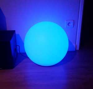 Tuto : Installation d’un module Fibaro RGBW dans une sphère multicolore (Shinny) de chez Alinéa